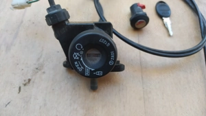 Aprilia Scarabeo 125 - 200 gyújtáskapcsoló - kép 2