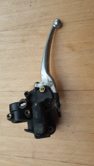 Aprilia Scarabeo 125 - 200 főfékhenger jobbos - kép 6