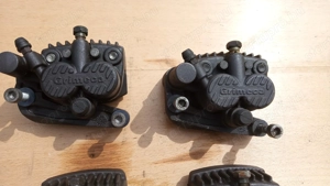 Aprilia Scarabeo 125 - 200 első féknyereg - kép 5