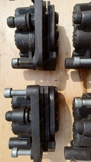 Aprilia Scarabeo 125 - 200 első féknyereg - kép 9