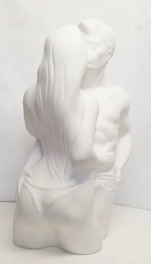 Szerelmi izzás. Világhy Árpád szobrász-keramikus alkotása rusztikus máz nélküli porcelán szobor - kép 5