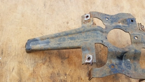 Aprilia Scarabeo 500 első sárvédő tartó keret - kép 3