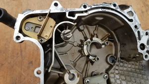 Aprilia Scarabeo 500 gyújtásfedél vízpumpával - kép 3