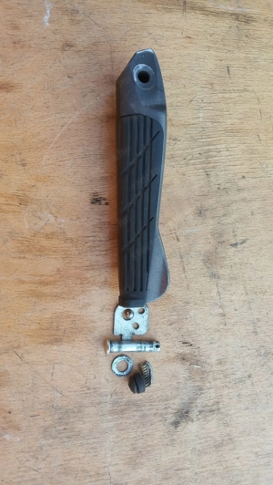 Honda Silver Wing Fjs 400 hátsó lábtartó jobbos