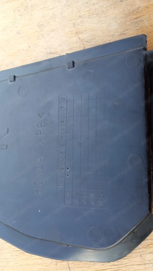 Honda Silver Wing Fjs 400 - 600 hátsó lámpa szervizablak jobbos - kép 2