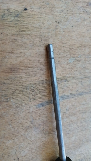 Malaguti Madison K 400 végáttétel olajnívó pálca - kép 3