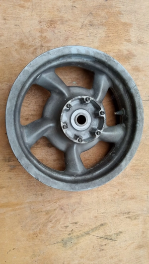 Malaguti Madison K 400 hátsó felni