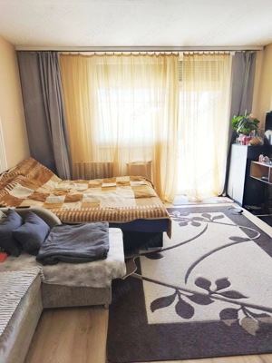 Kiskunhalas Kuruc vitézek terén 3. em. 2 szobás erkélyes lakás eladó!