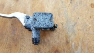 Kymco Grand Dink 250 főfékhenger balos - kép 5