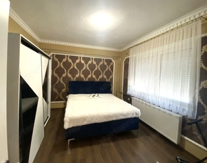 Kiskunhalas Honvéd utcában 160 m2-es felújított 2 lakószintes családi ház! - kép 7