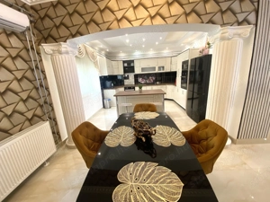 Kiskunhalas Honvéd utcában 160 m2-es felújított 2 lakószintes családi ház! - kép 9