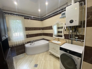 Kiskunhalas Honvéd utcában 160 m2-es felújított 2 lakószintes családi ház! - kép 12