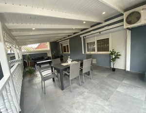 Kiskunhalas Honvéd utcában 160 m2-es felújított 2 lakószintes családi ház! - kép 14