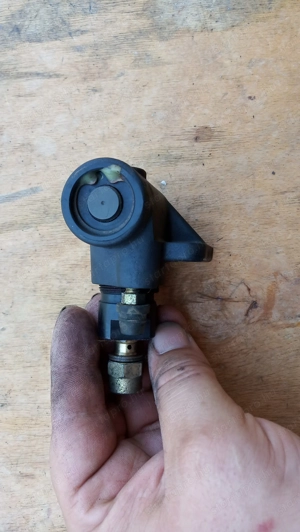 Piaggio x9 125 - 500 fékszelep - kép 3