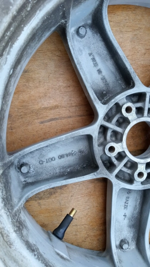 Piaggio X9 500 hátsó felni - kép 4