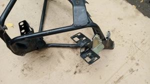 Piaggio X9 125 - 500 első idom tartó konzol - kép 3