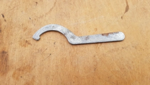 Piaggio x9 500 evo hátsó lengéscsillapító állító kulcs - kép 2