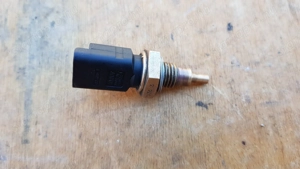 Piaggio x9 500 vízhőmérséklet jeladó - kép 4