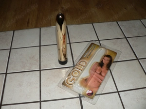 Aranyszínű fémes csillogású rúdvibrátor - You2ToysGold - kép 2