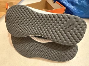 35 ös Nike Revolution 5 futócipő eladó 35 ös Nike cipő 6000 Ft ért - kép 7