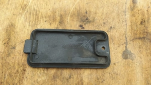 Aprilia scarabeo light 125 - 200 karburátoros szervízfedél sisaktartóba - kép 3