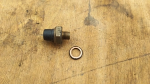 Aprilia scarabeo light 125 - 200 olajnyomás gomba - kép 4