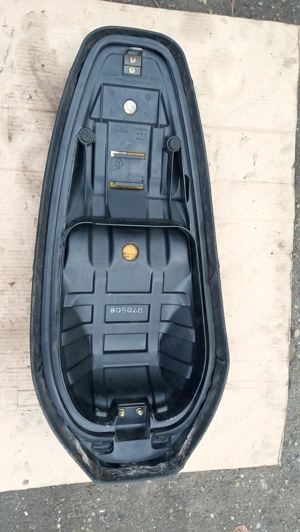 Kymco People S 125 - 200 ülés szakadt - kép 4