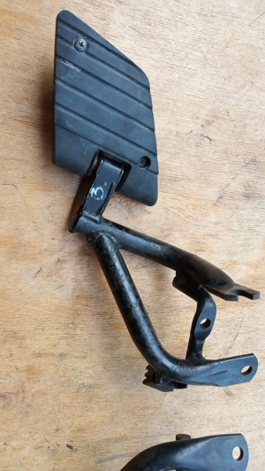 Kymco People S 125 - 200 hátsó lábatró pár - kép 3