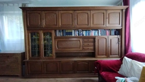 Eladó a képeken látható  használt de megkimélt állapotú rusztikus vitrines tölgyfa faliszekrény 