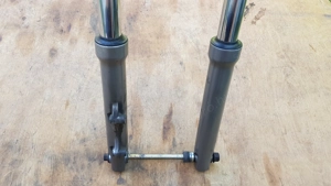 Kymco People S 125 - 200 első villa - kép 10