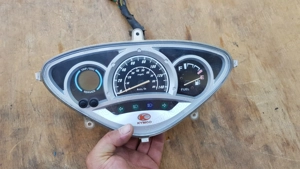 Kymco People S 125 - 200 km óra - kép 9