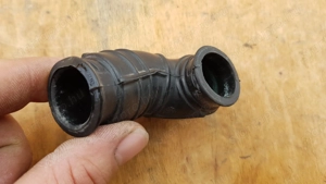 Aprilia Scarabeo Light 400 - 500 könyökcső termosztáthoz - kép 4