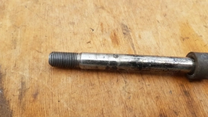 Aprilia Scarabeo Light 400 - 500 első keréktengely - kép 3