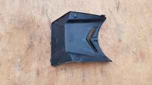 Kymco Agility 125 - 200 akkumulátor fedél - kép 5