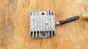 Kymco Agility 125 - 200 feszültségszabályzó - kép 4