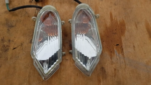 Kymco Agility 125 - 200 első irányjelző pár - kép 2