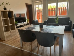 Monor központi részén földszinti, 72 m2-es, 3 szoba+nappalis erkélyes lakás, saját parkolóval - kép 2