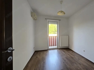 Monor központi részén földszinti, 72 m2-es, 3 szoba+nappalis erkélyes lakás, saját parkolóval - kép 4