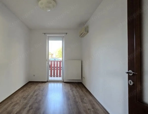 Monor központi részén földszinti, 72 m2-es, 3 szoba+nappalis erkélyes lakás, saját parkolóval - kép 5