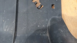 Honda Foresight 250 hűtő mögötti műanyag - kép 3