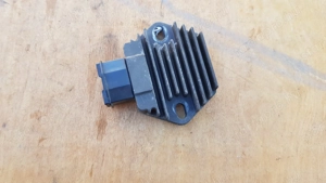 Honda Foresight 250 feszültségszabályzó - kép 5