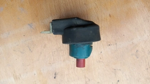 Piaggio Xevo 125 - 400 gyújtáskapcsoló vég - kép 4