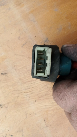 Piaggio Xevo 125 - 400 gyújtáskapcsoló vég - kép 3