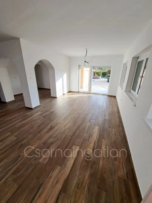 Kóny - 2 lakrészes családi ház üzlethelyiséggel eladó - kép 6