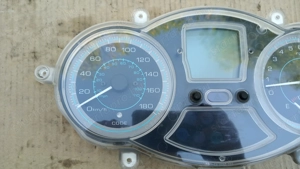 Piaggio Xevo 400 km óra műszerfal - kép 6