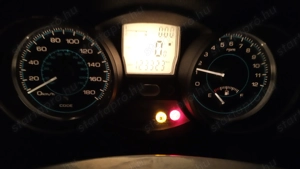 Piaggio Xevo 400 km óra műszerfal - kép 3