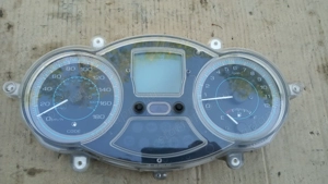 Piaggio Xevo 400 km óra műszerfal - kép 9