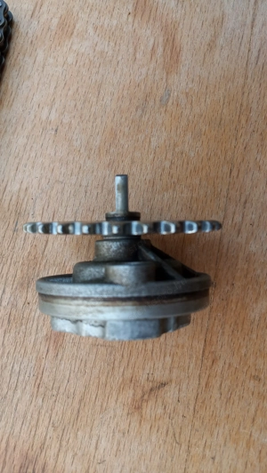 Malaguti Centro 125 - 160 olajpumpa - kép 4