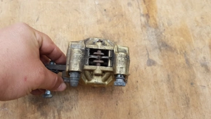 Piaggio Beverly 500 hátsó féknyereg - kép 3