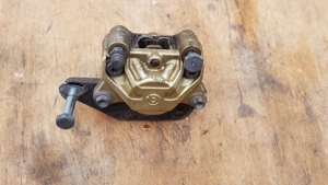 Piaggio Beverly 500 hátsó féknyereg - kép 2